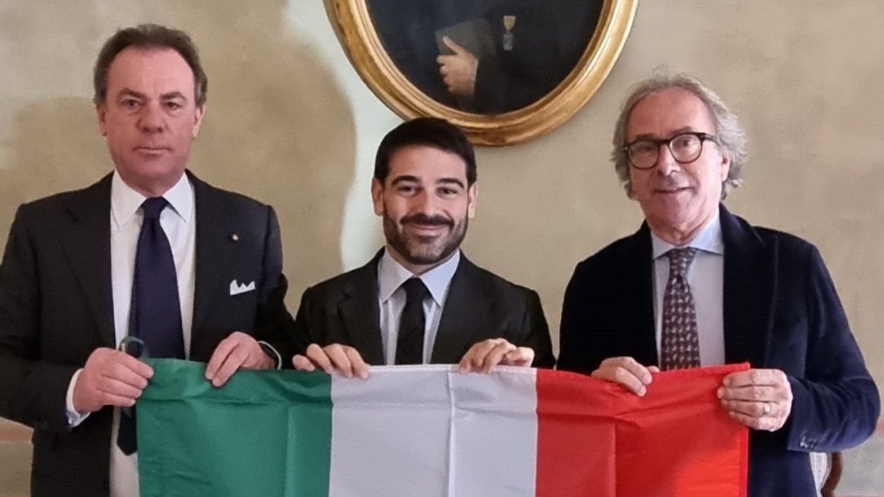 Il Tricolore arriva alla Nasa, dono di Lugo per la partenza della missione spaziale Axiom 3 con la partecipazione di GVM Care and Research